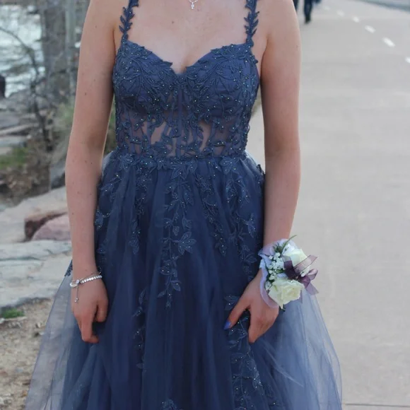 Size 2 Jules and Cleo prom dress worn once! - Picture 1 of 5
